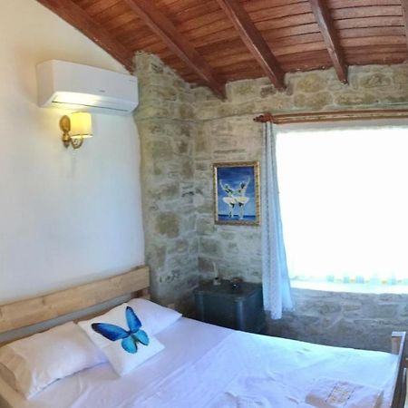 Sari Keci Tas Otel İmroz المظهر الخارجي الصورة